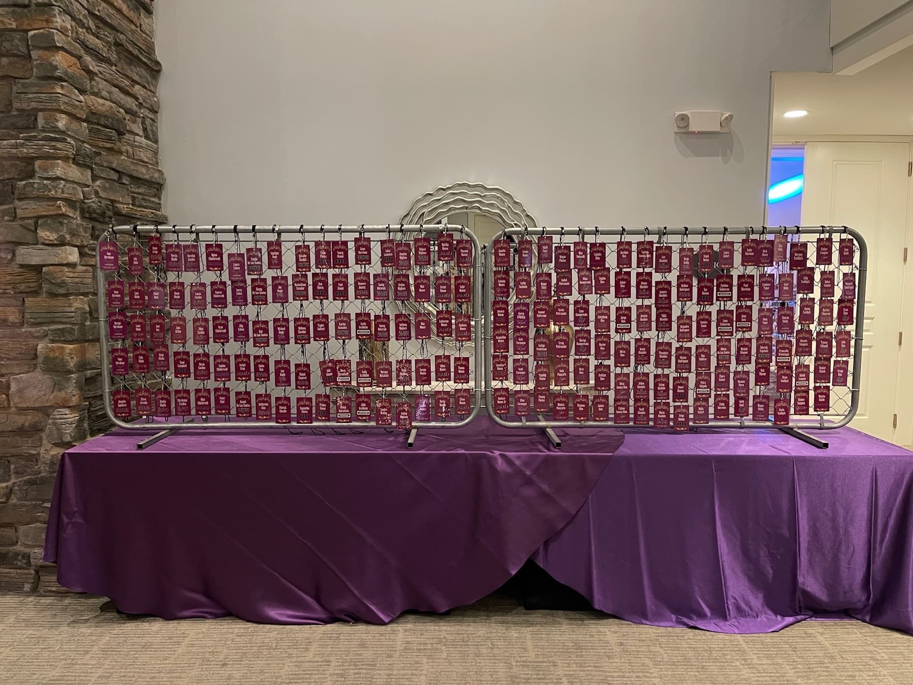 Custom placecard display